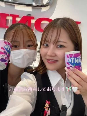 期間限定ドリンク🍇 ファンタグレープご用意しております🧚🏻‍♀️✨ #ホンダカーズ神奈川中 #hondacars #車好きと繋がりたい #カーディーラー #おすすめに乗りたい #ホンダ #受付 #工場長 #ファンタグレープ 
